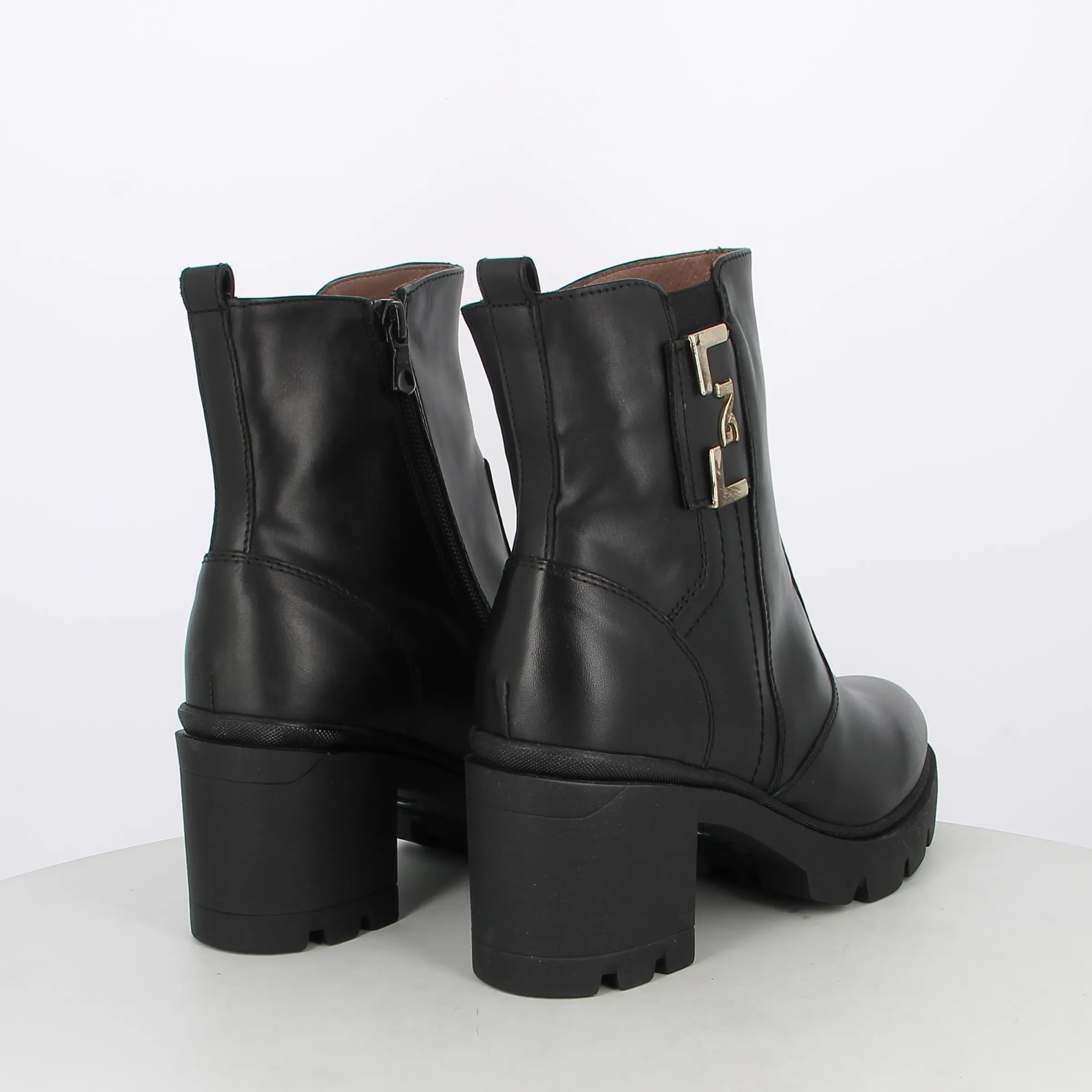 -----NeroGiardini -----Stivaletti da donna I205860D ----