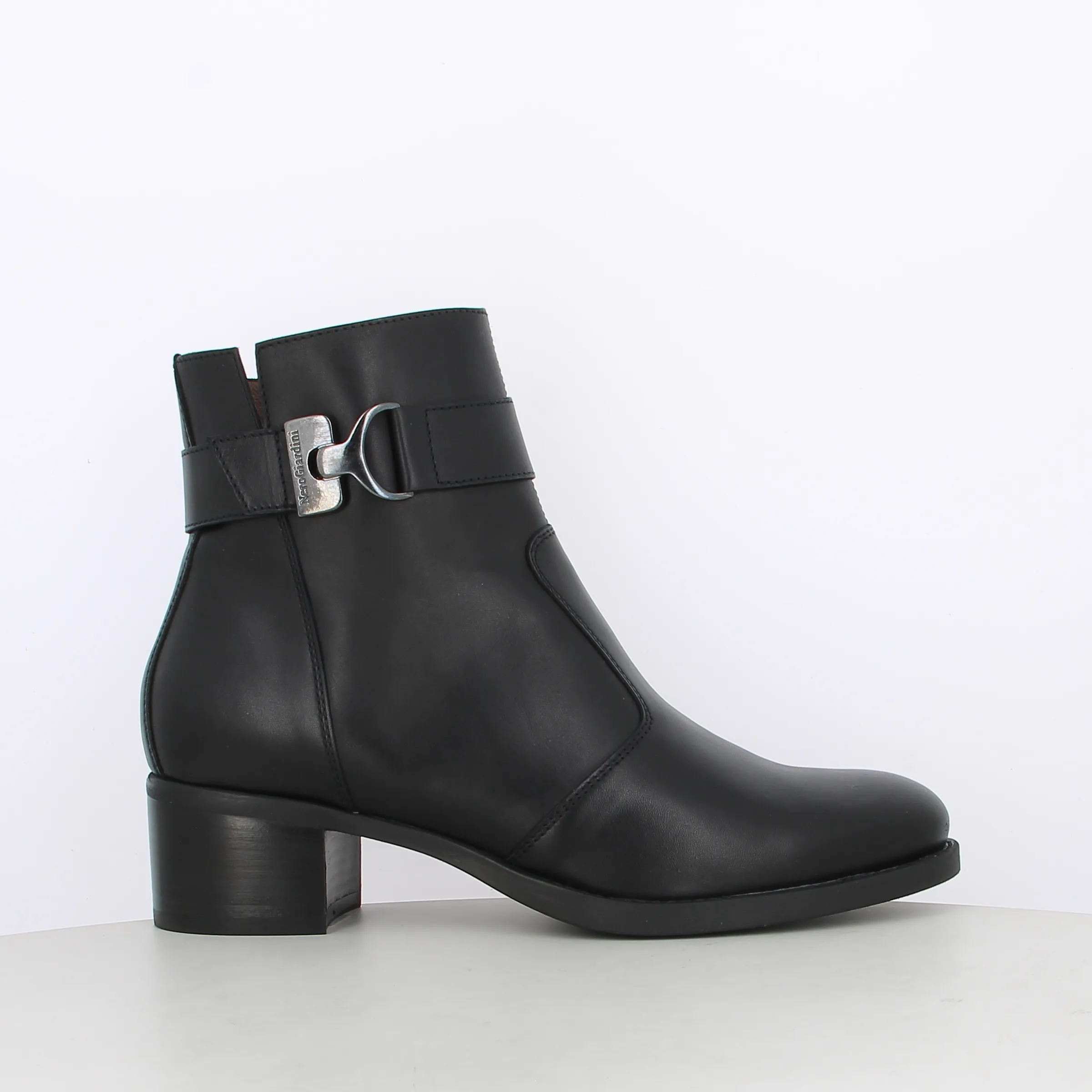 -----NeroGiardini -----Stivaletti da donna I411270D ----