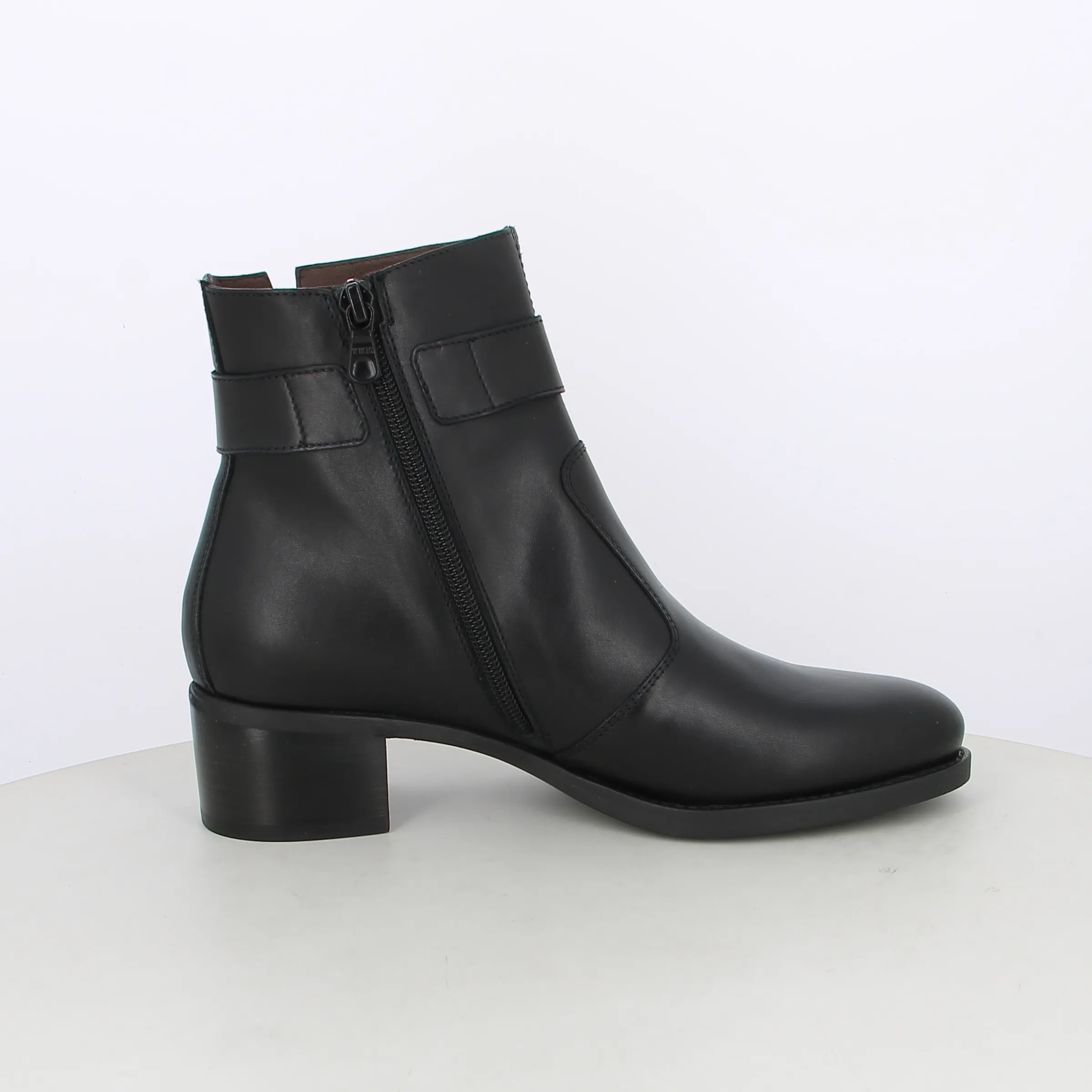 -----NeroGiardini -----Stivaletti da donna I411270D ----