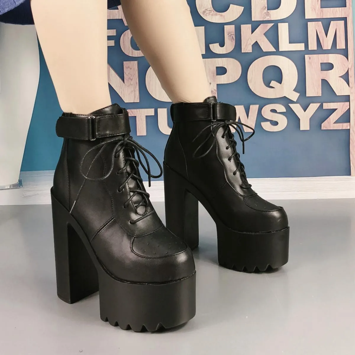 2022 nuove scarpe da donna di moda 15 cm stivali da donna e stivali con tacco quadrato in America stivaletti con tacco alto da d