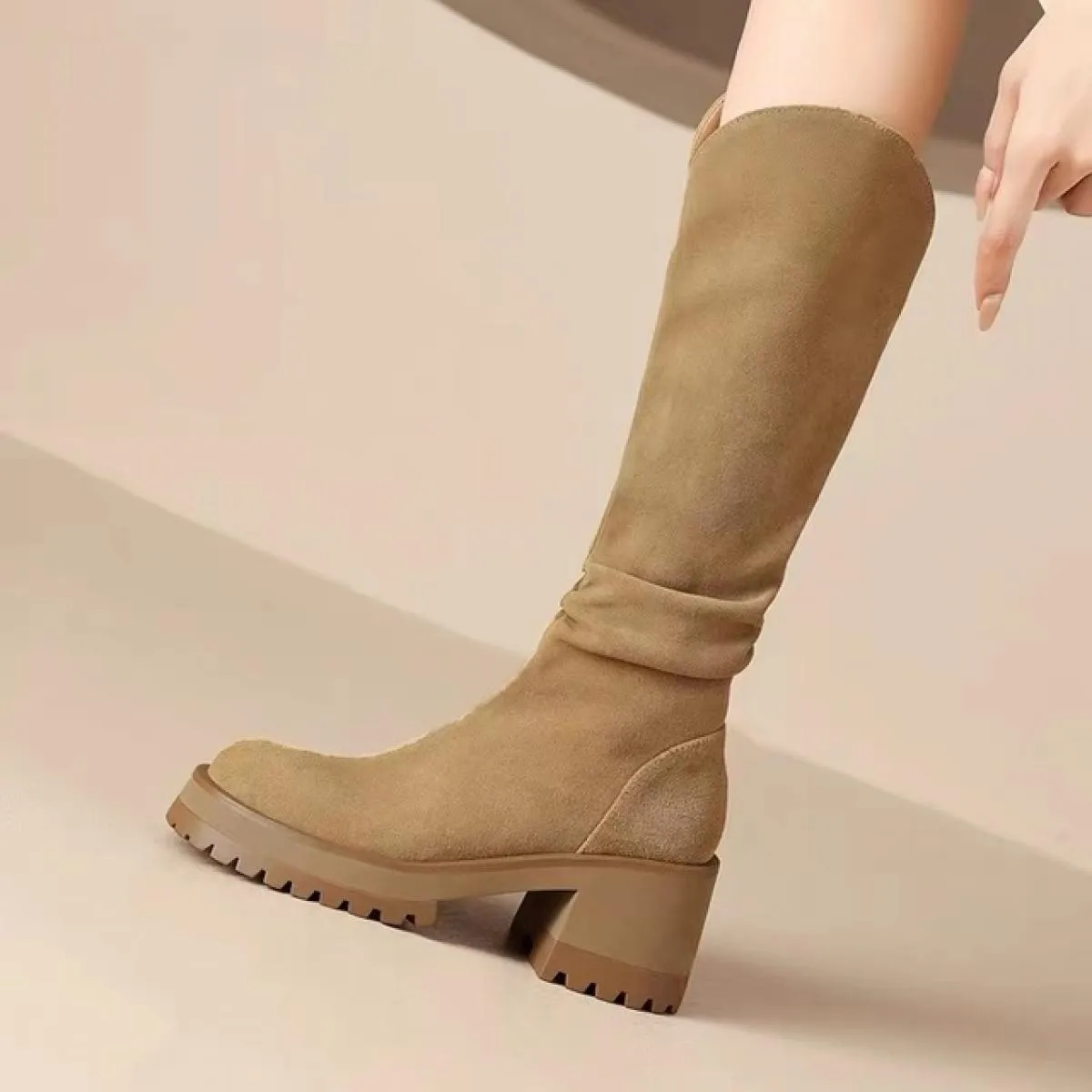 2023 nuovi stivali da moto da donna alti al ginocchio stivali Chelsea invernali in pelle scamosciata da neve punta tonda scarpe