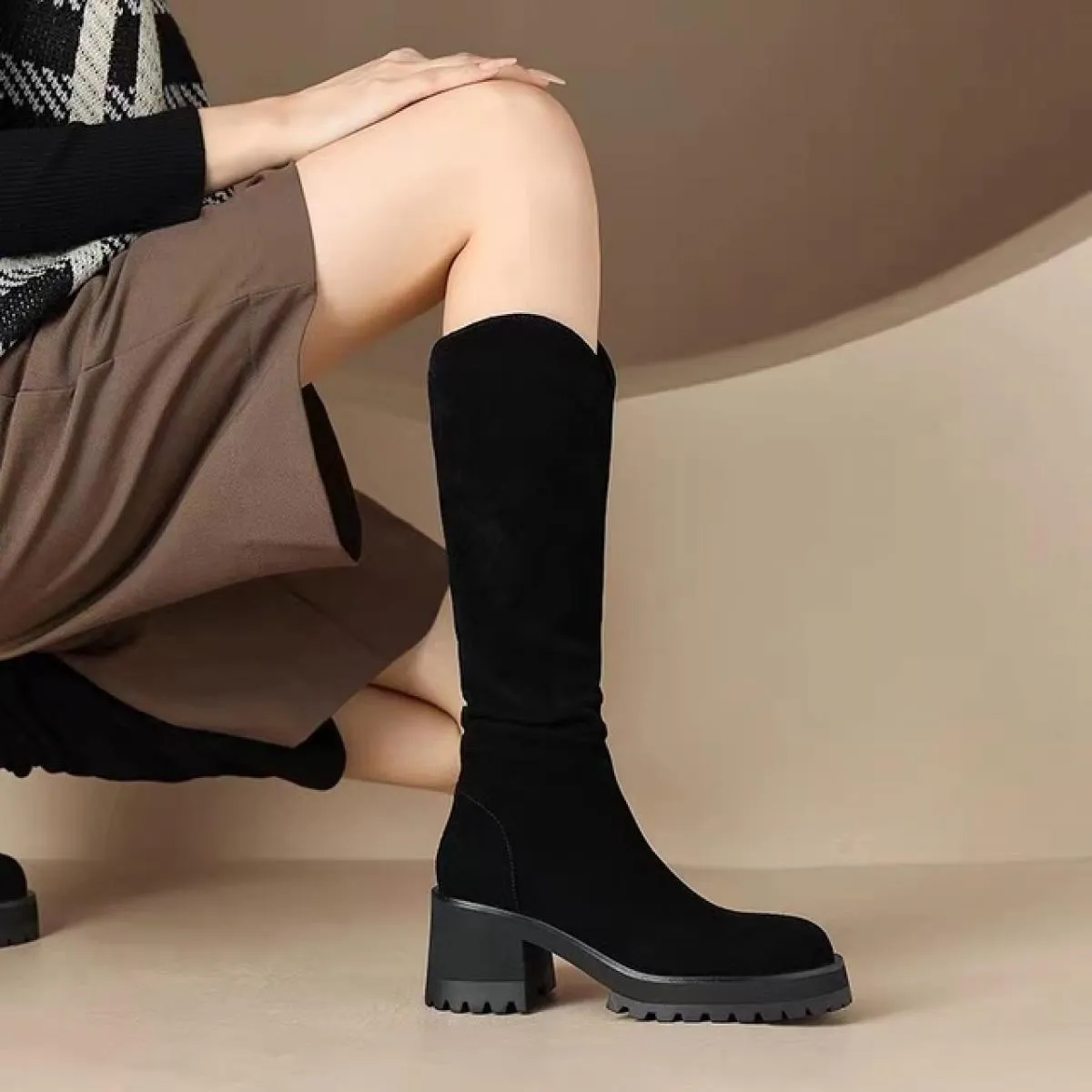 2023 nuovi stivali da moto da donna alti al ginocchio stivali Chelsea invernali in pelle scamosciata da neve punta tonda scarpe