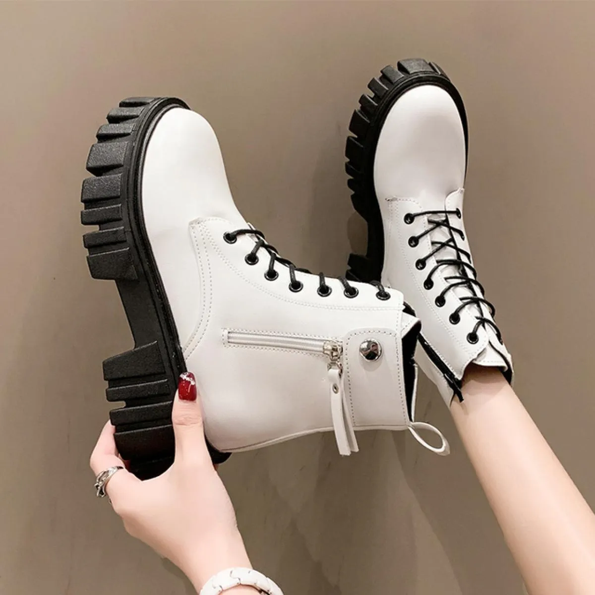 2023 nuovi stivali da moto invernali scarpe con plateau stivali Chelsea da donna stivali da cavaliere gotico in pelle pu designe