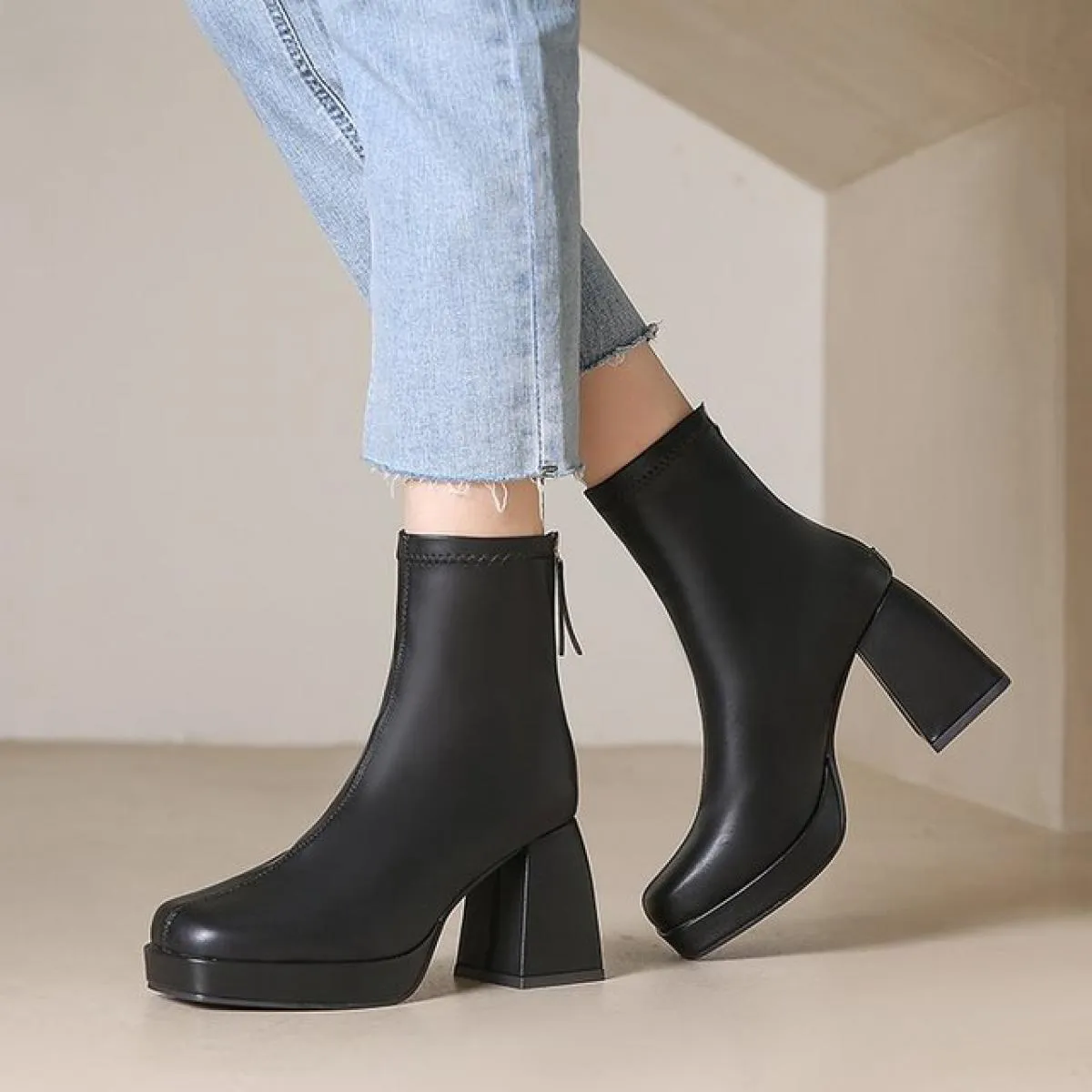 2023 Stivaletti da donna neri Stivali da donna in pelle Pu da donna a tubo corto Stivali con cerniera da donna Scarpe moda da do