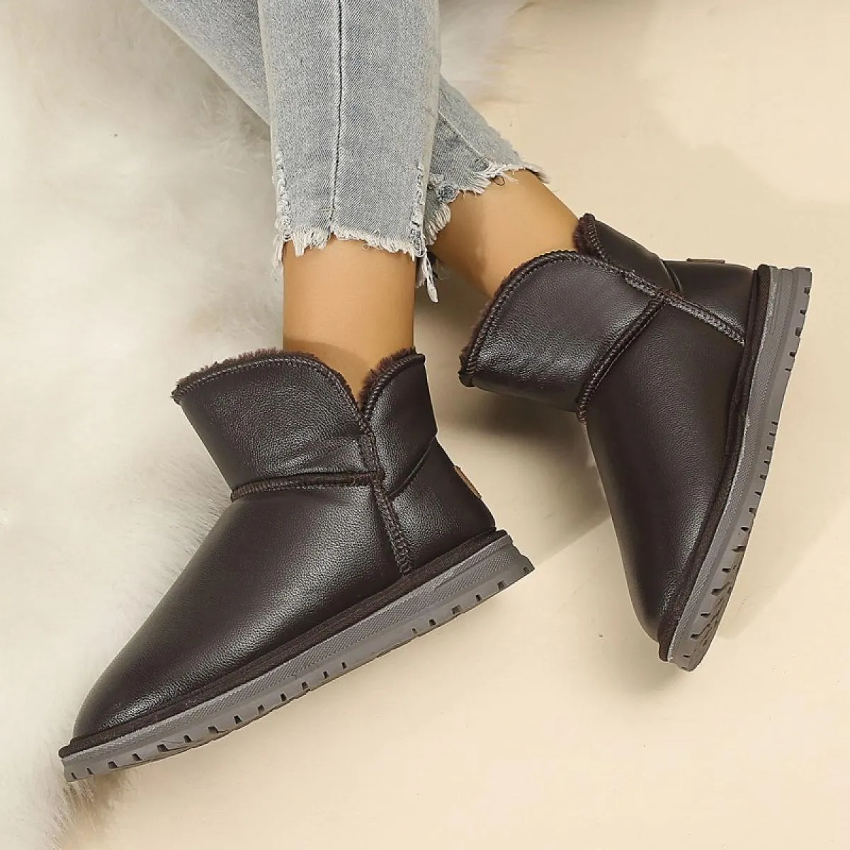 2023 Stivali invernali da donna alla caviglia Stivali Chelsea Nuovi scarpe con plateau calde e peluche Stivali da neve casual al
