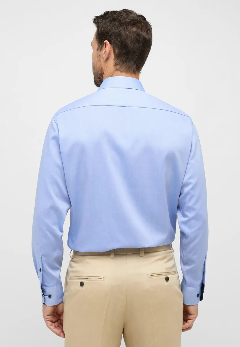 Camicia celeste eterna modern fit in cotone no stiro