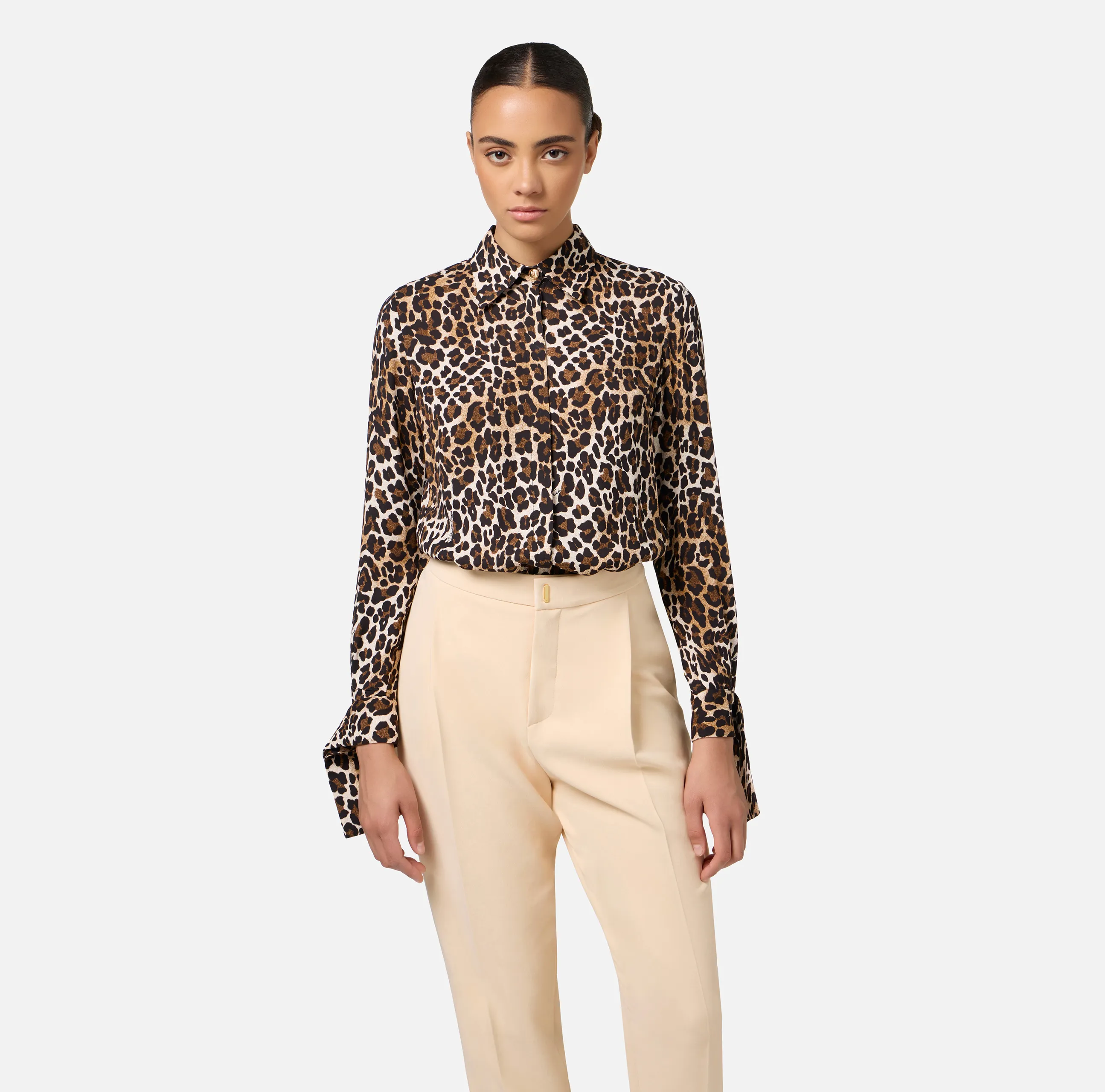 Camicia in georgette animalier con polsi a nastro
