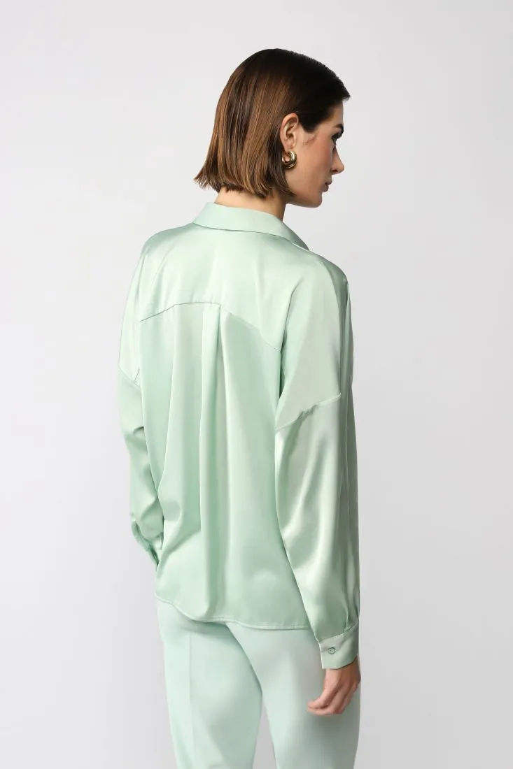 Camicia monocolour con scollo a incrocio e colletto