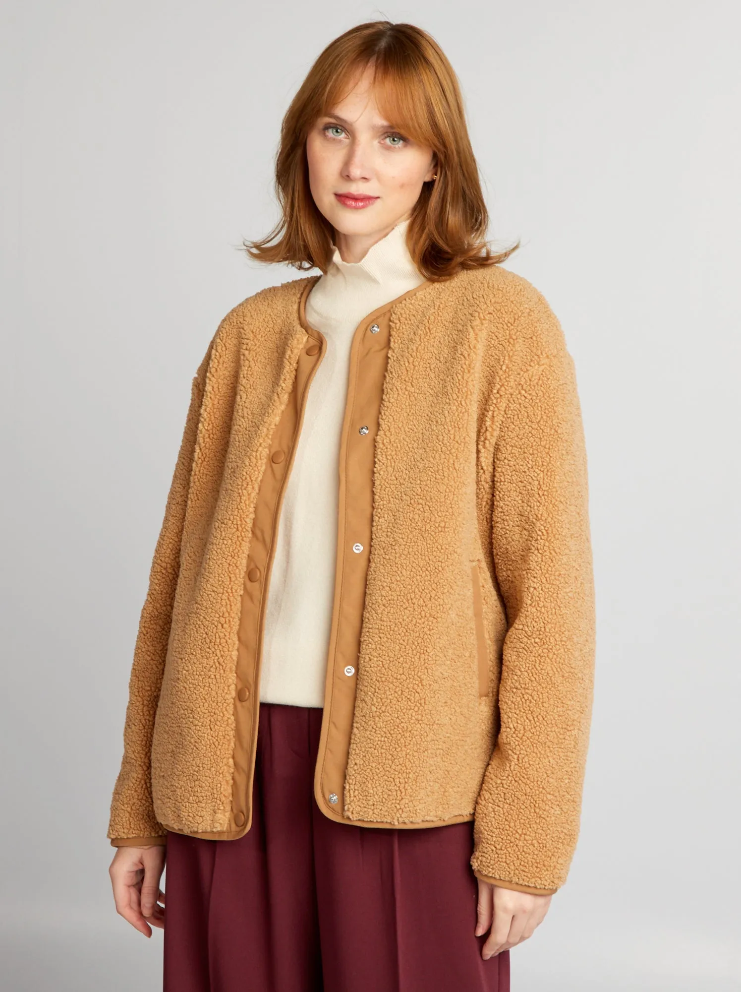 Cappotto corto in due materiali sherpa - MARRONE