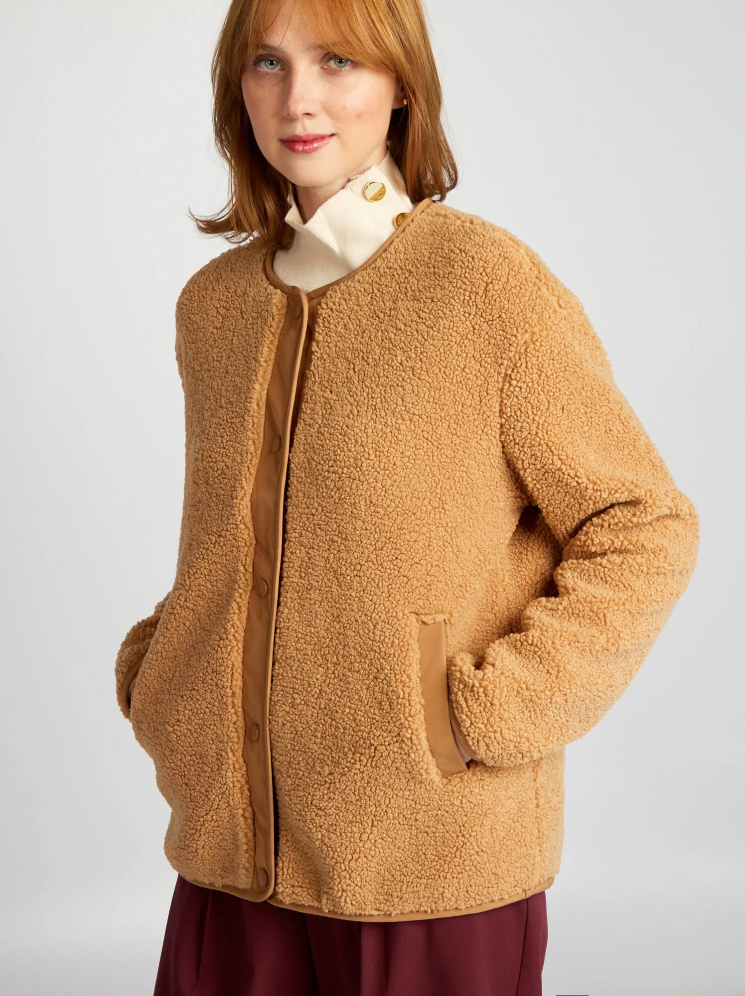 Cappotto corto in due materiali sherpa - MARRONE