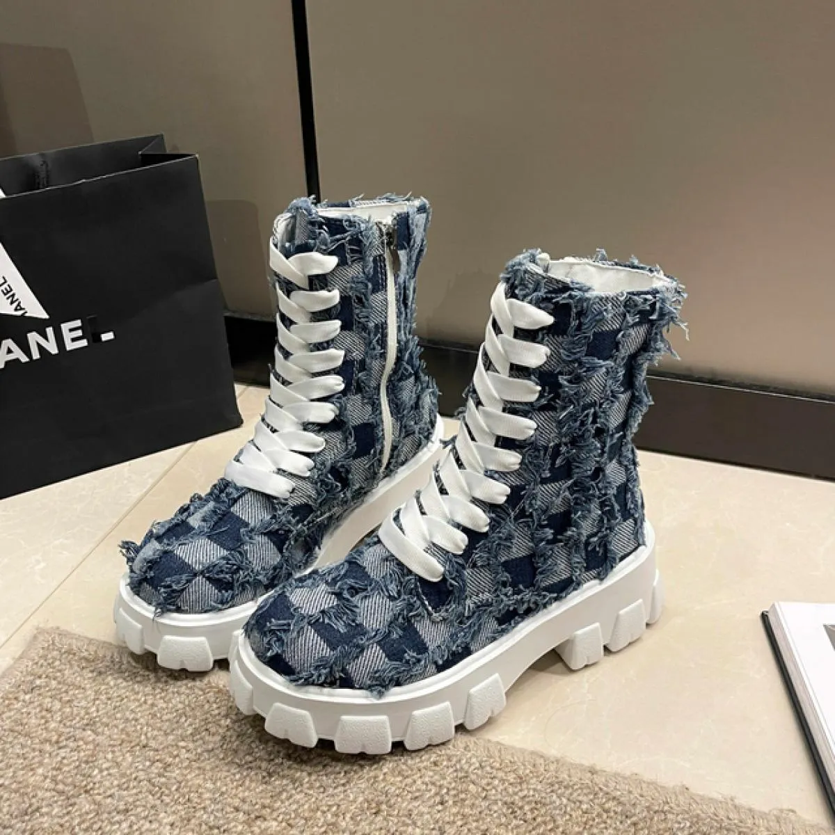 Chelsea Stivali Alla Caviglia Lace Up Punta Rotonda Scarpe da Donna Punk 2023 Inverno Nuovo Goth Stivali da Moto Gladiatore Dell