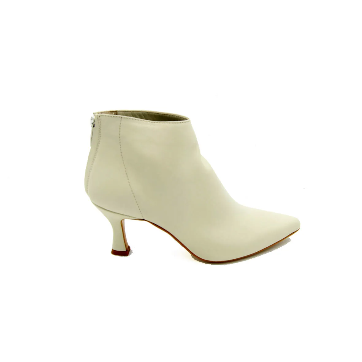 Gaia Pellizzari  Stivaletto in pelle morbida con tacco rocchetto col. Off-White