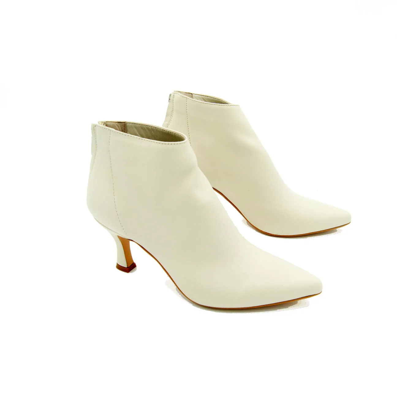Gaia Pellizzari  Stivaletto in pelle morbida con tacco rocchetto col. Off-White