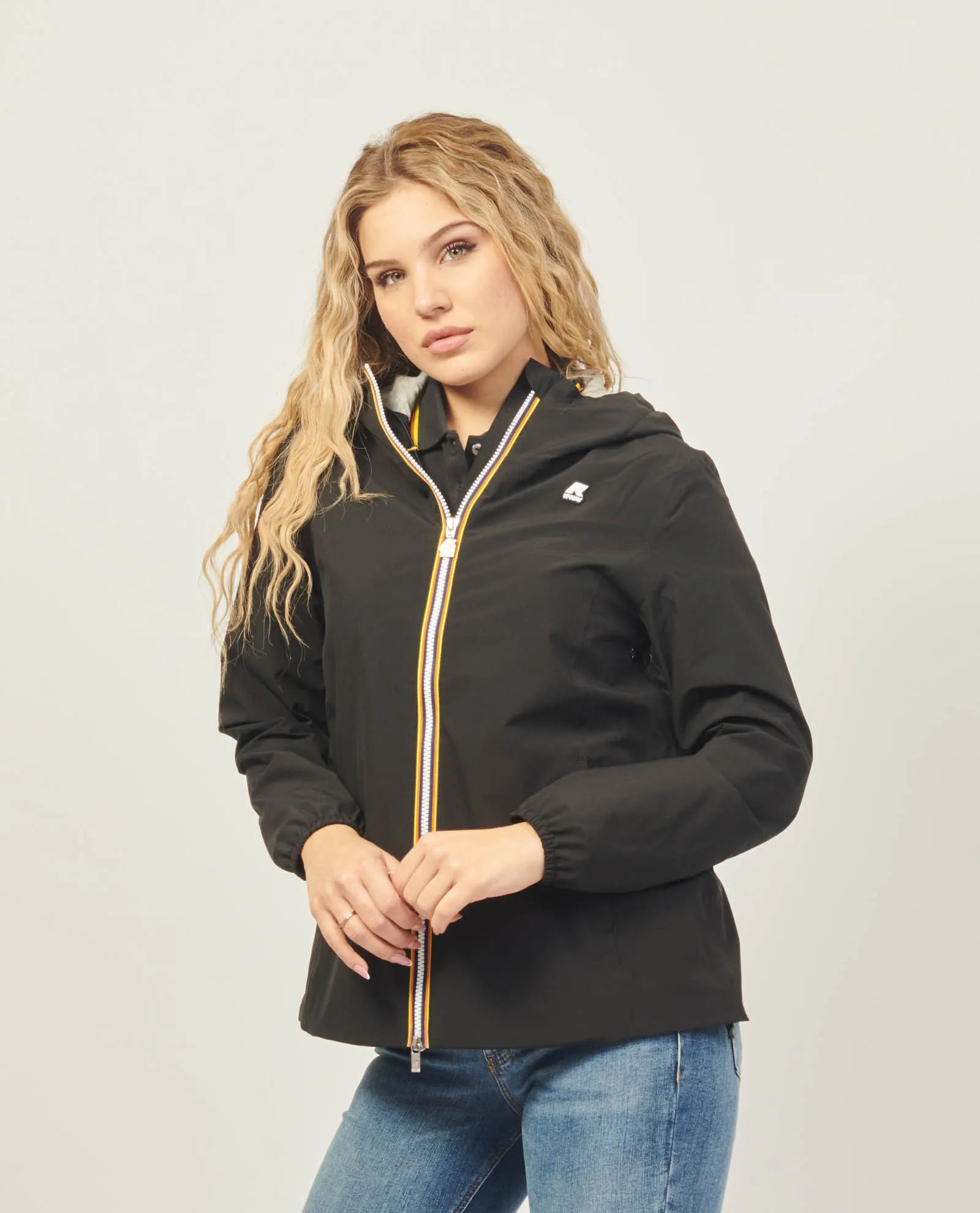 Giacca corta K-way Marguerite con cappuccio e logo
