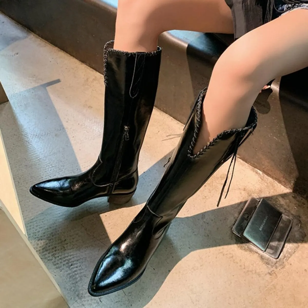 Inverno Donna 2023 Nuovi stivali Chelsea alti al ginocchio Stivali di marca con tacco medio Scarpe a punta Décolleté firmati Pun