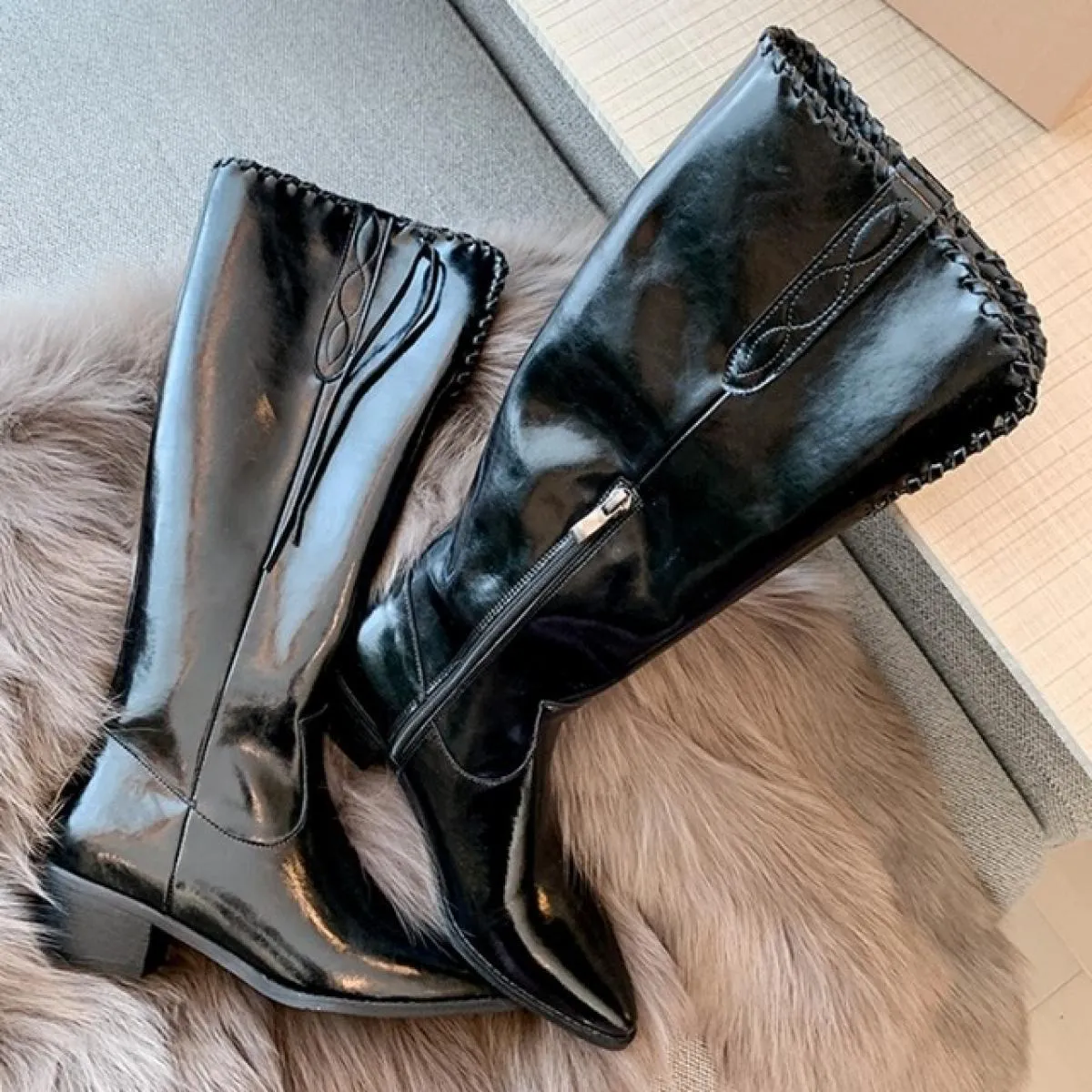 Inverno Donna 2023 Nuovi stivali Chelsea alti al ginocchio Stivali di marca con tacco medio Scarpe a punta Décolleté firmati Pun