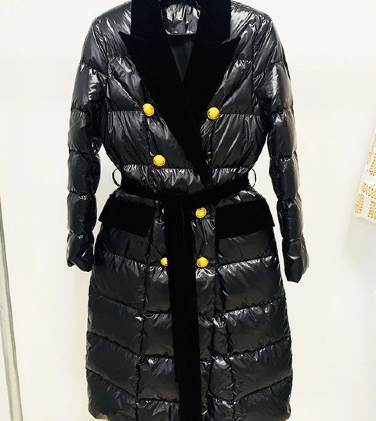 June Lips The Latest 2022 Winter Fashion Gold Cintura a doppio petto in velluto con colletto lungo piumino allingrosso