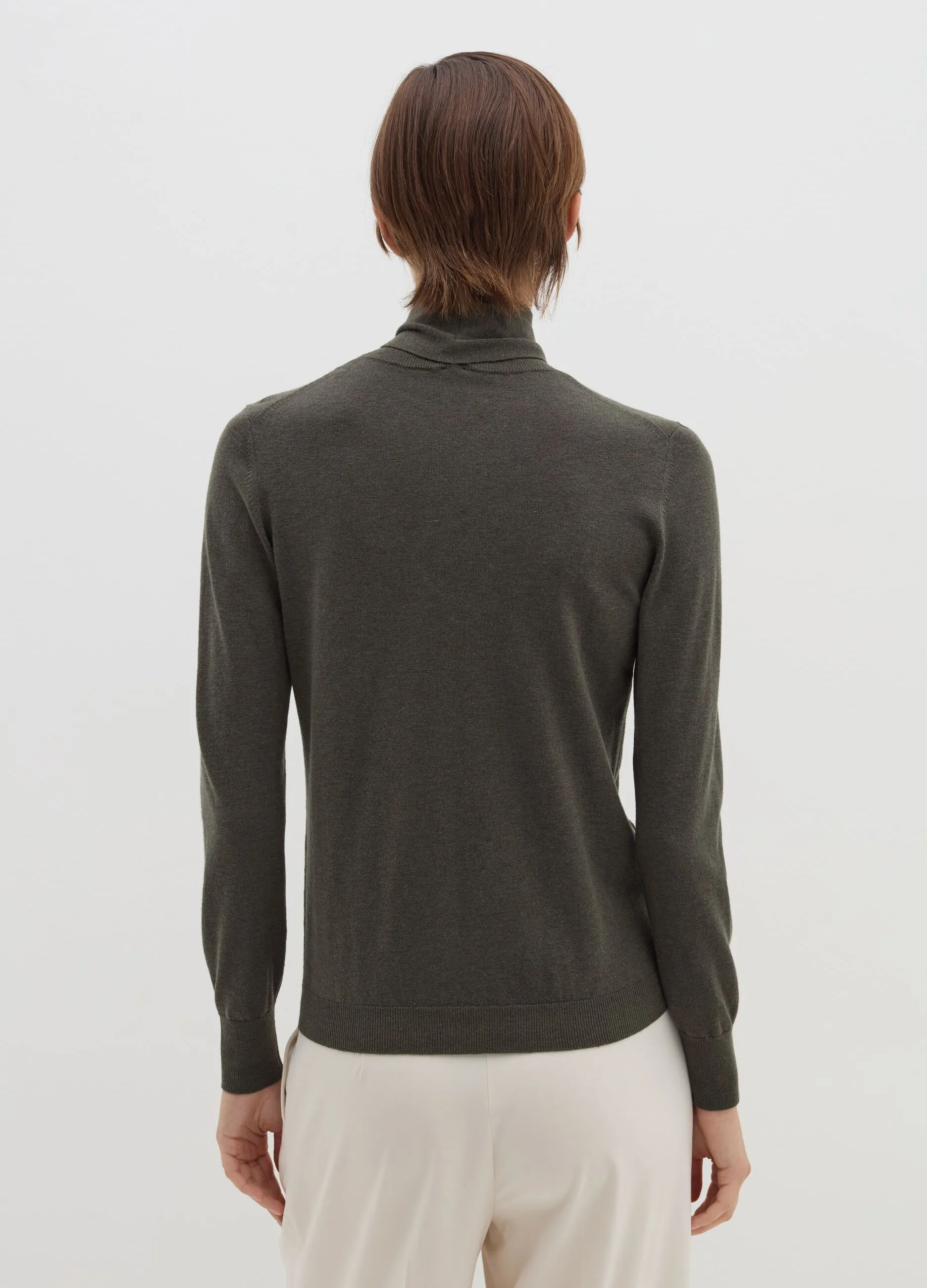 Maglia a collo alto con foulard