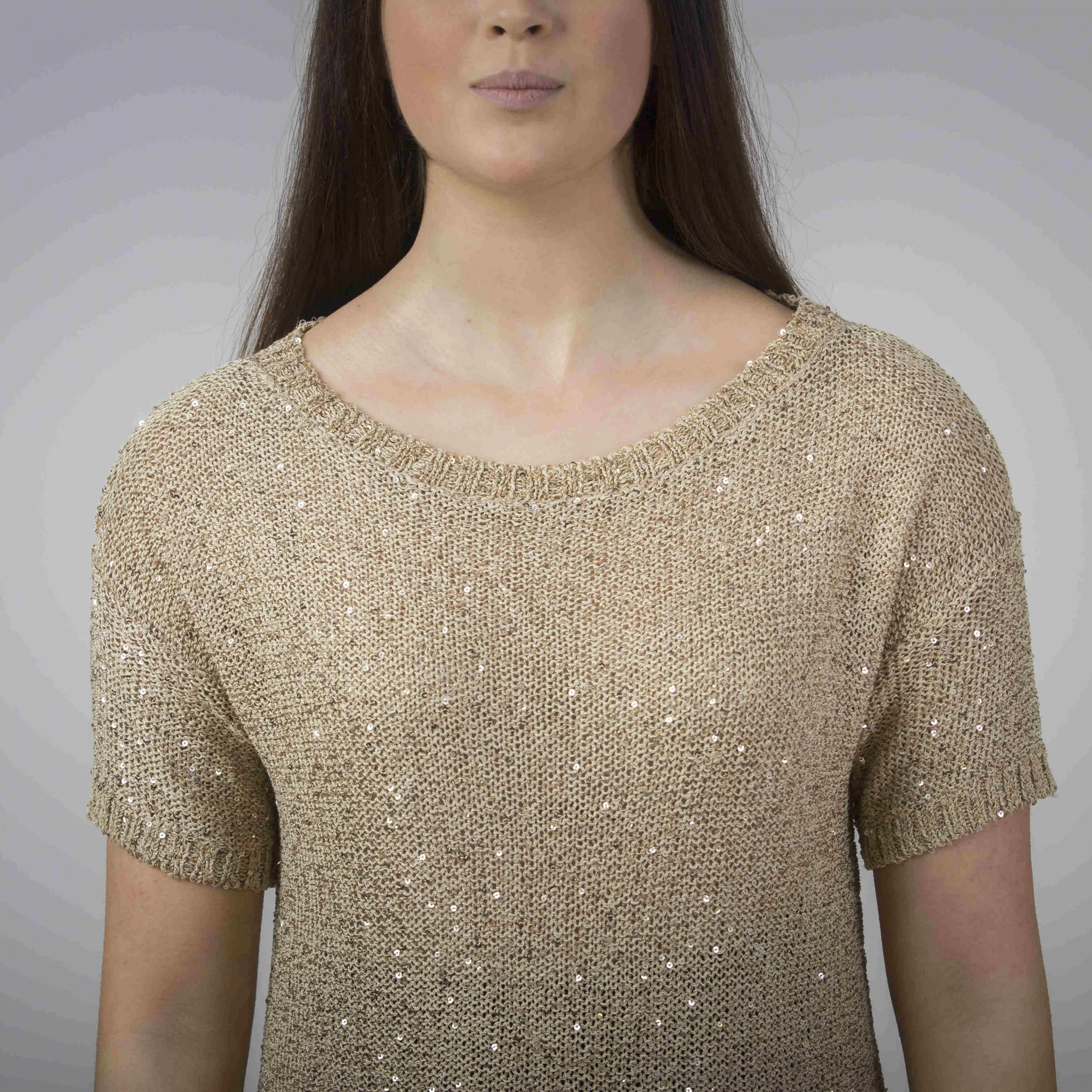 Maglia con micropaillettes a mezza manica