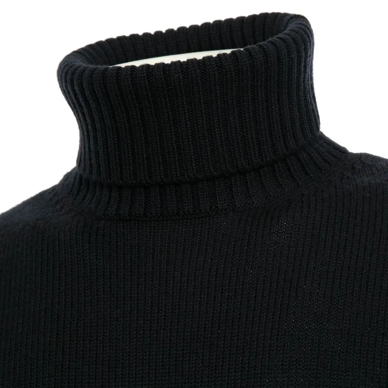 Maglione invernale a collo alto con diverse lavorazioni 