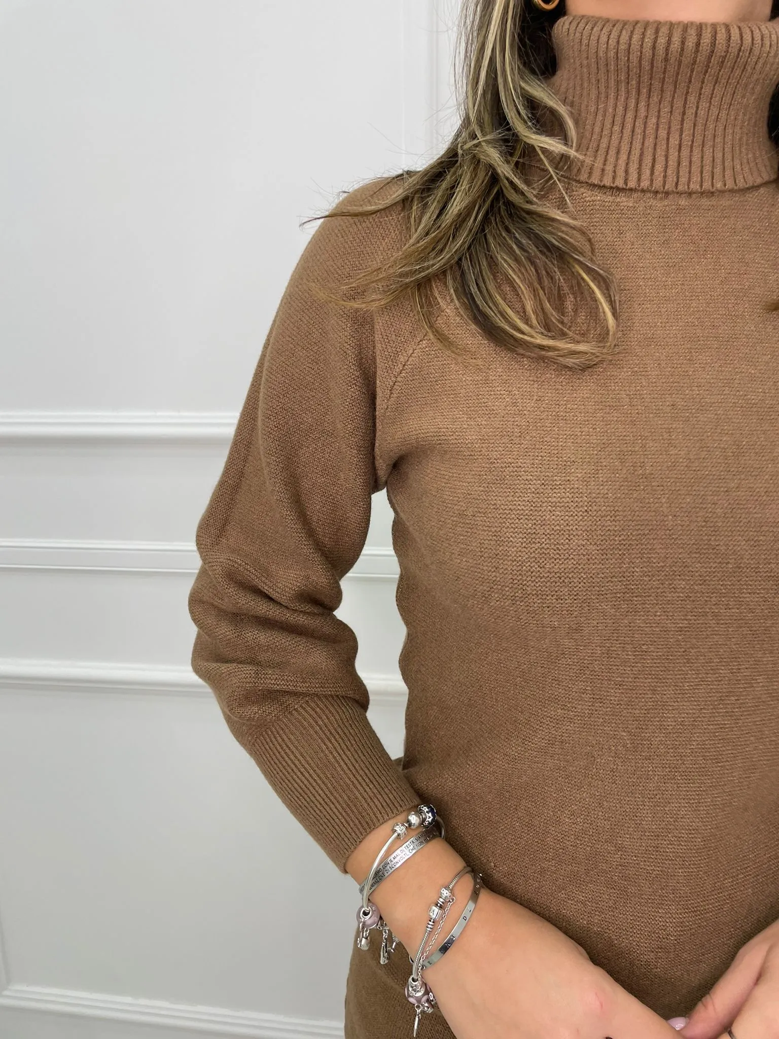 Maglione over collo alto tinta unita