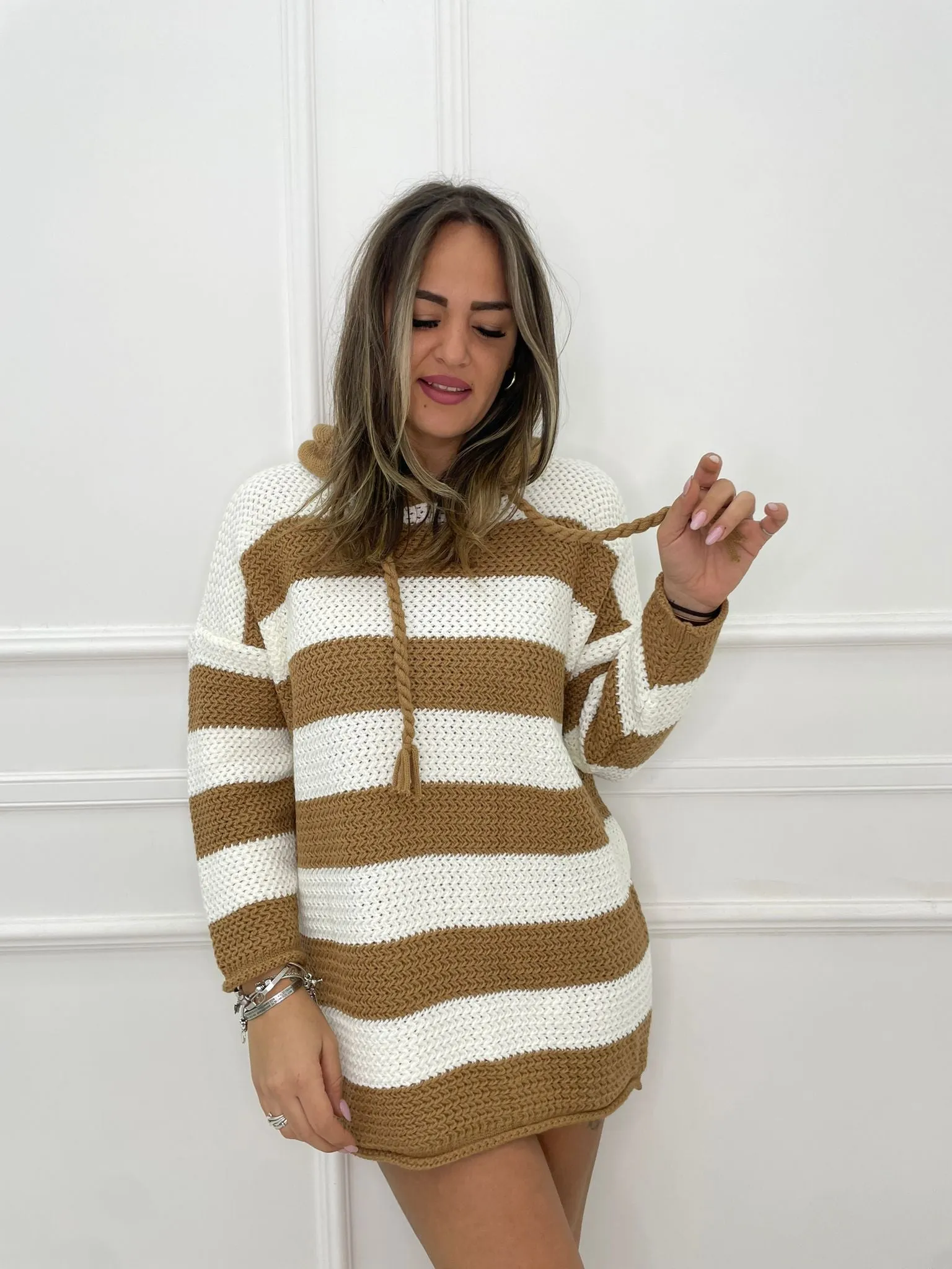 Maglione over trama treccia con cappuccio