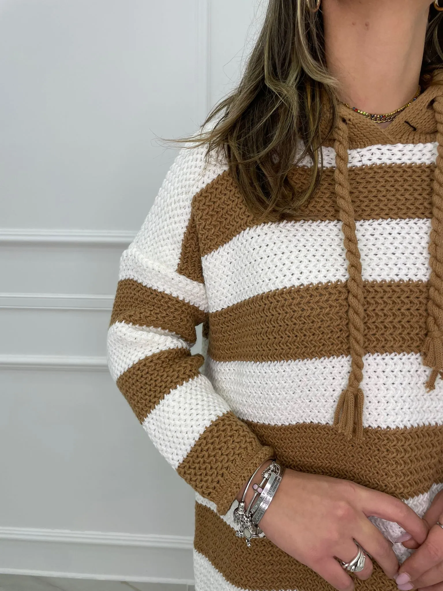 Maglione over trama treccia con cappuccio