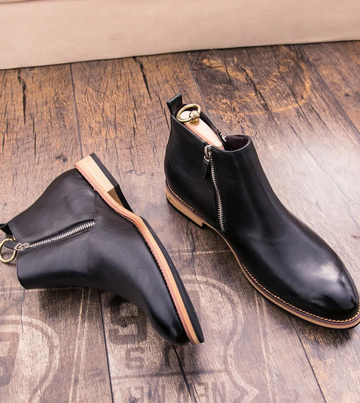 Nuove scarpe da uomo di moda Stivali da lavoro in pelle Uomo Vintage Casual Classico formale Cerniera laterale Stivali Chelsea U