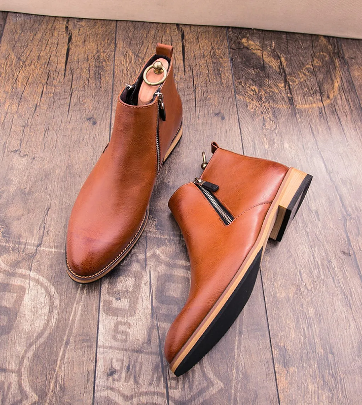 Nuove scarpe da uomo di moda Stivali da lavoro in pelle Uomo Vintage Casual Classico formale Cerniera laterale Stivali Chelsea U