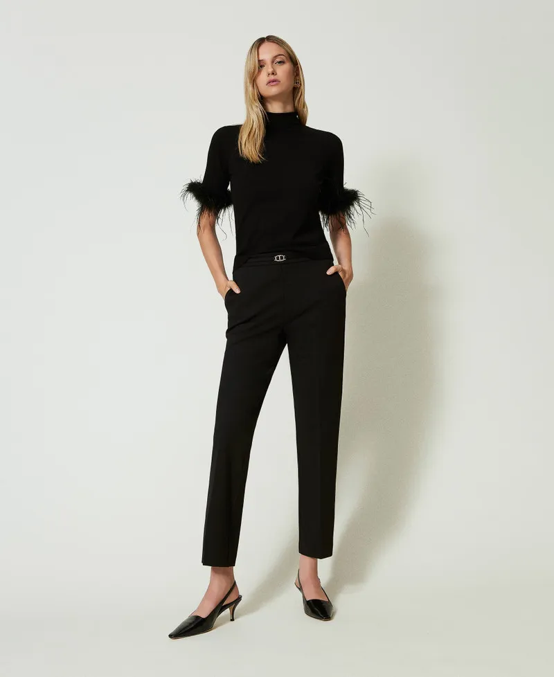 Pantaloni con cinturino Oval T e piega