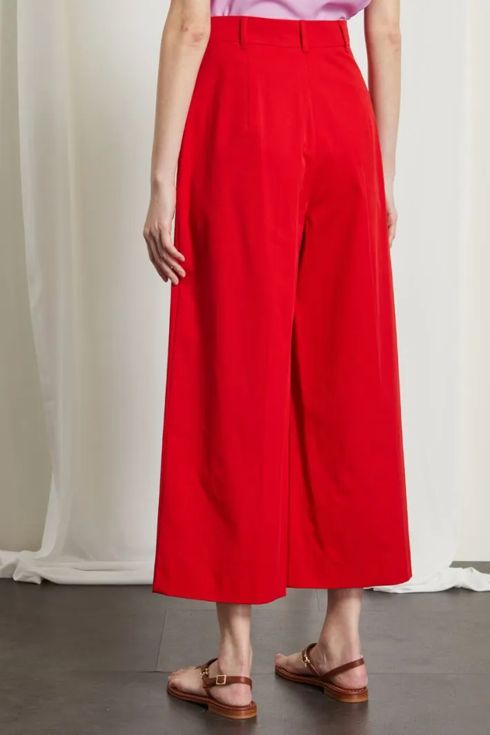 Pantaloni cropped ampi