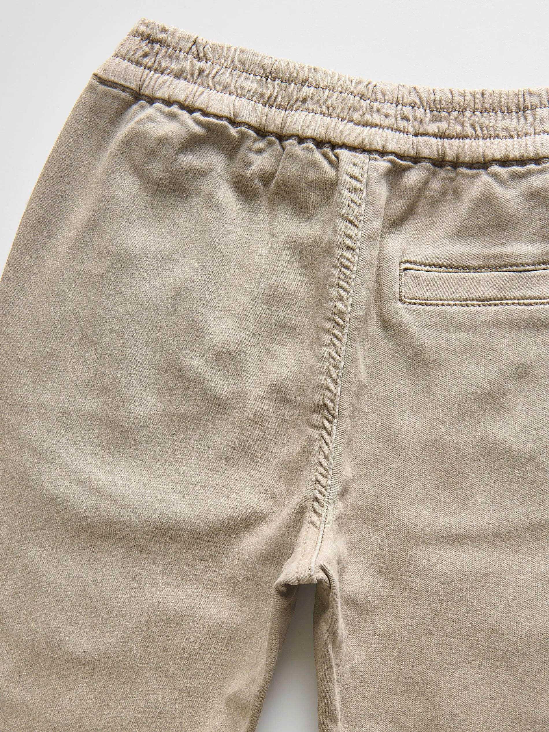 Pantaloni regular altamente elasticizzati