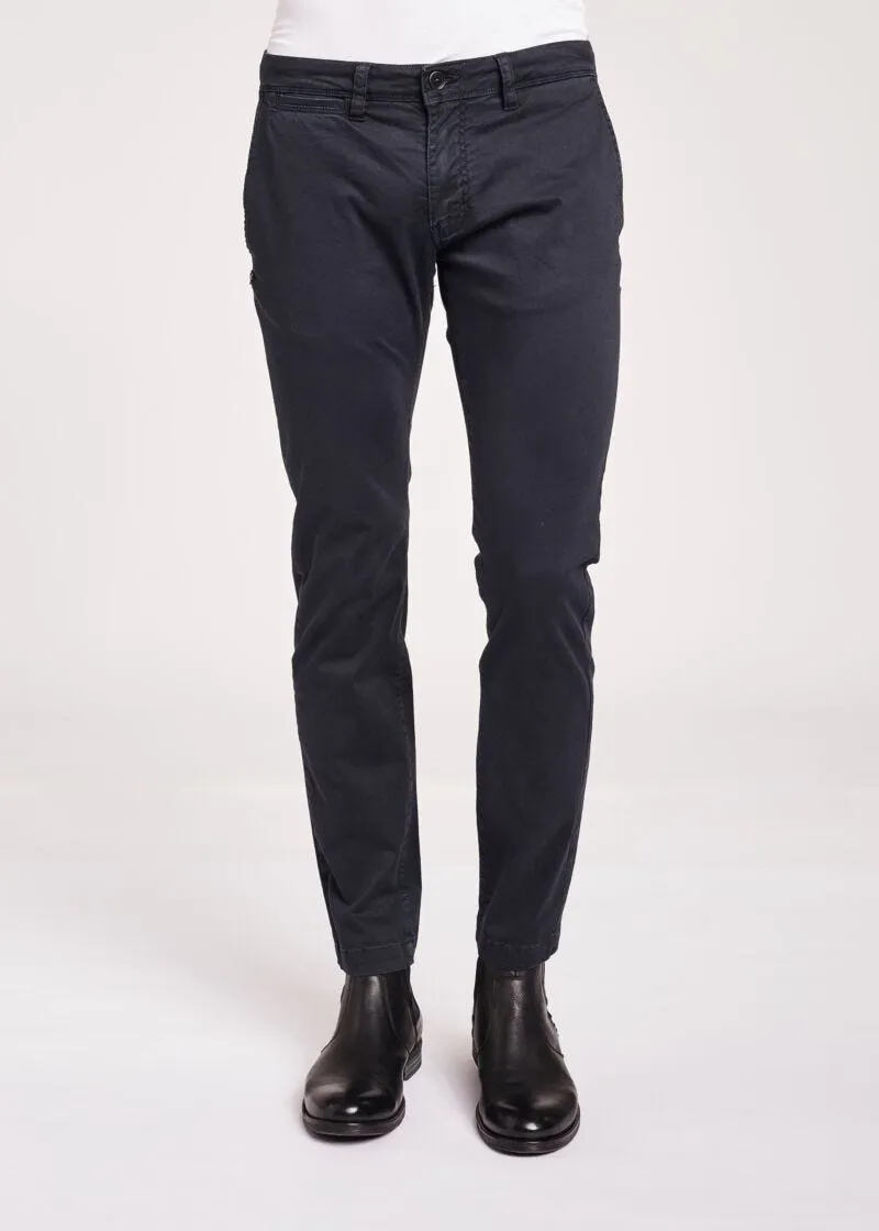 Pantaloni slim in gabardina