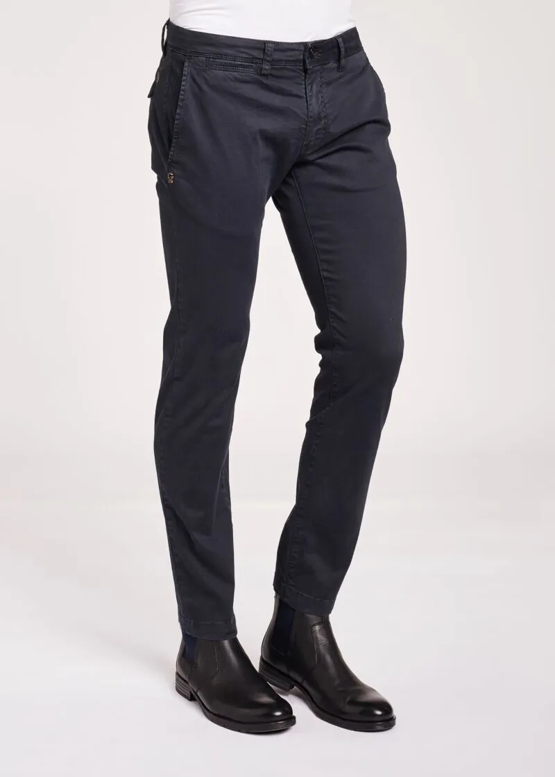 Pantaloni slim in gabardina