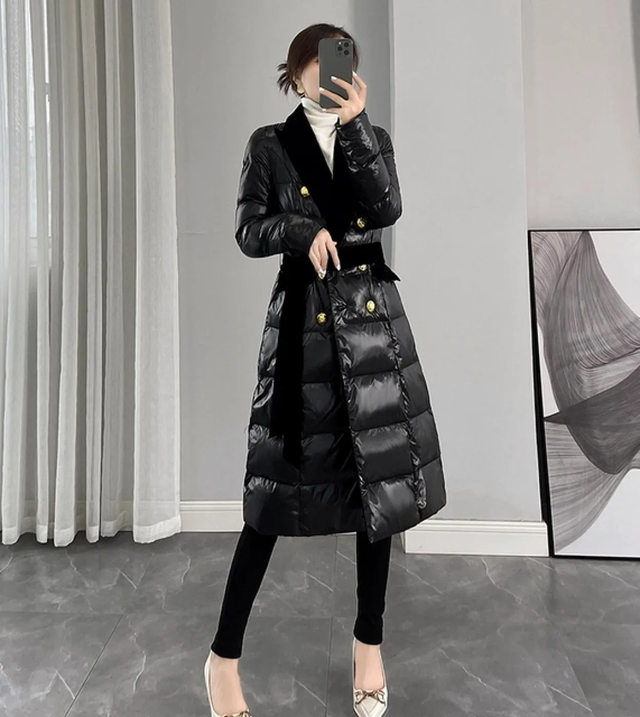 Piumino lungo nero da donna Nuovo design Capispalla invernale da donna Doppia fila in velluto con impunture soprabito con cintur