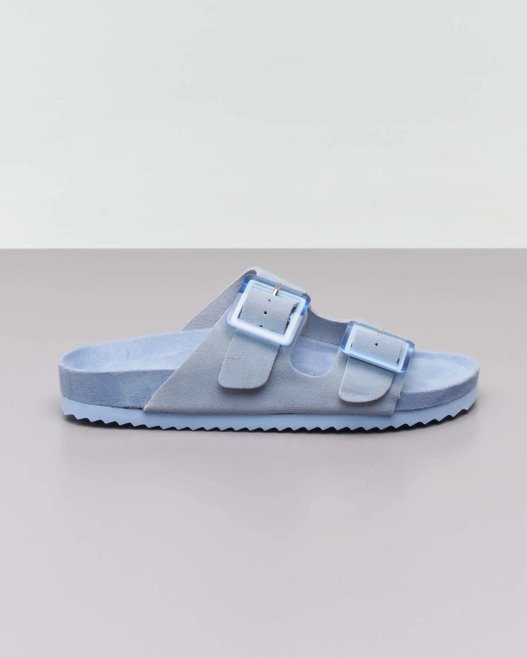 Sandali azzurri in suede con doppia fascetta e fibbie di chiusura tono su tono