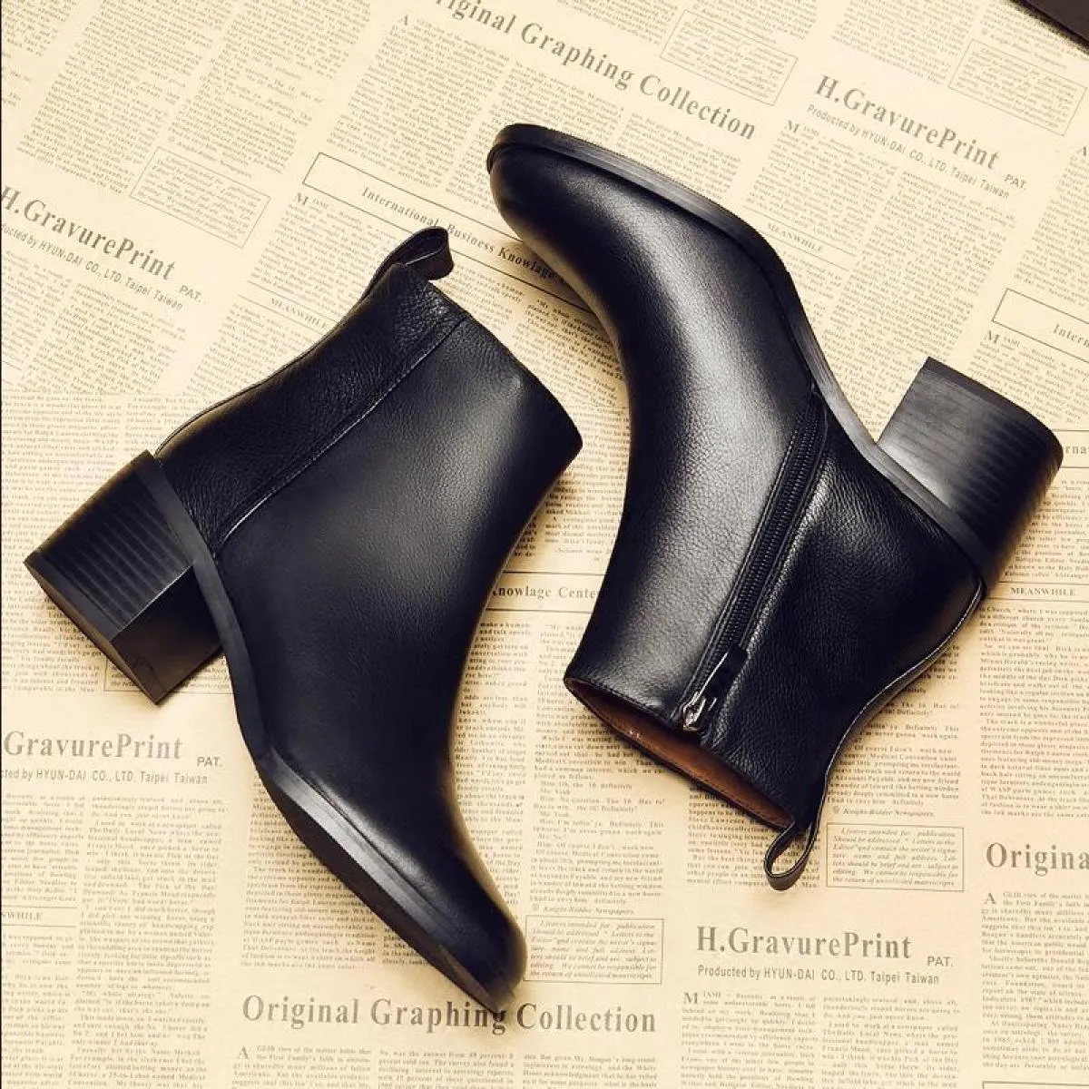 Scarpe da donna in vera pelle di moda di lusso stivali con tacco alto spessi stivaletti con punta a punta da donna corti Botas Z