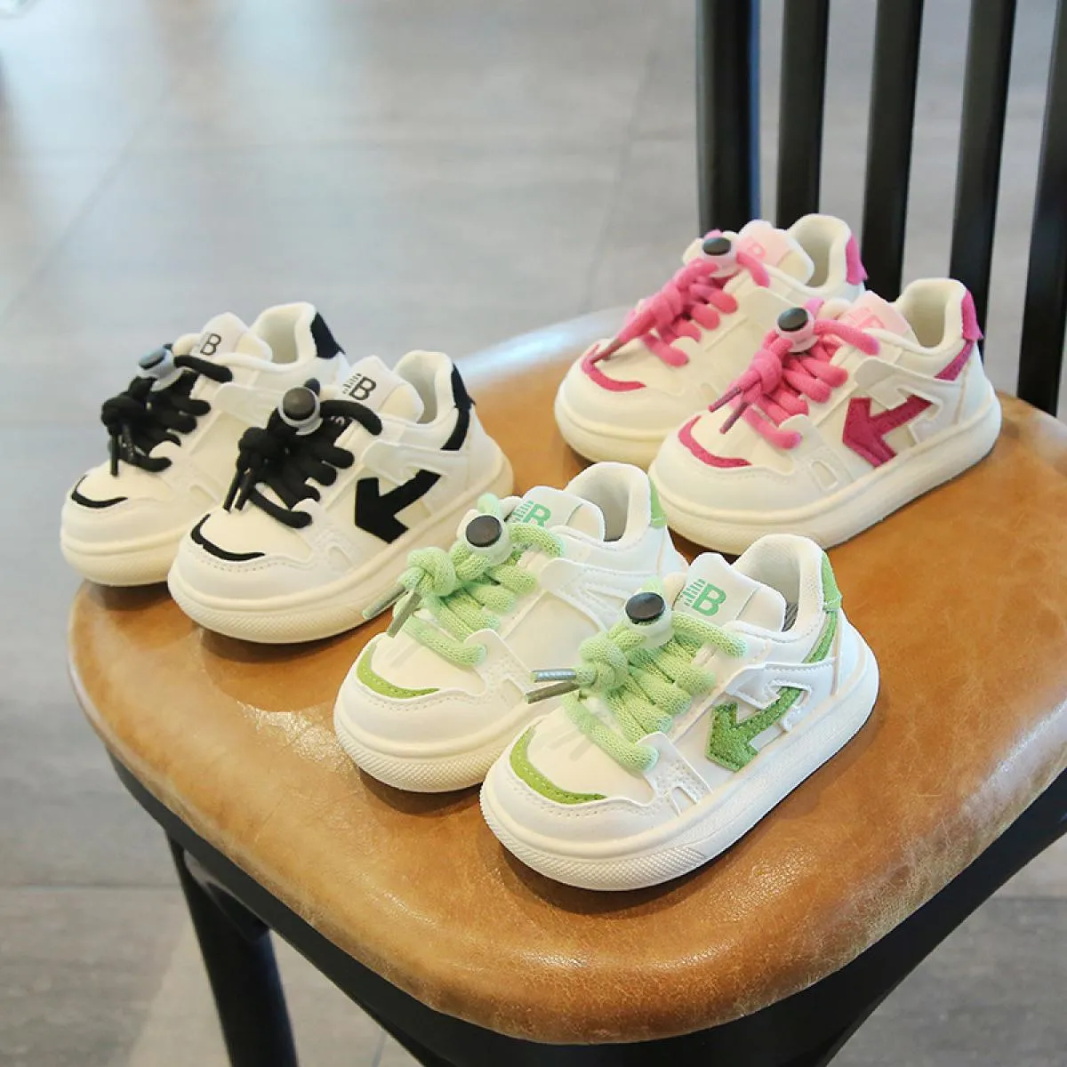 Scarpe da ginnastica per allenamento sportivo per bambini Scarpe basse per lacci Scarpe da corsa per bambini all'aperto Scarpe c