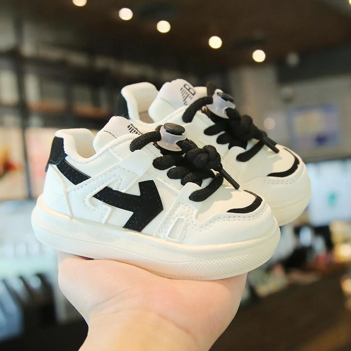 Scarpe da ginnastica per allenamento sportivo per bambini Scarpe basse per lacci Scarpe da corsa per bambini all'aperto Scarpe c