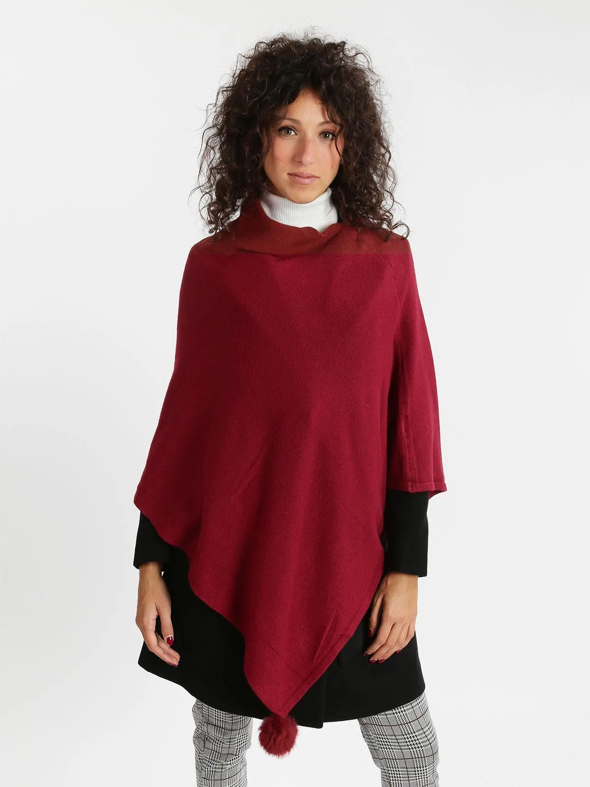 Solada Poncho tricoté avec pompon