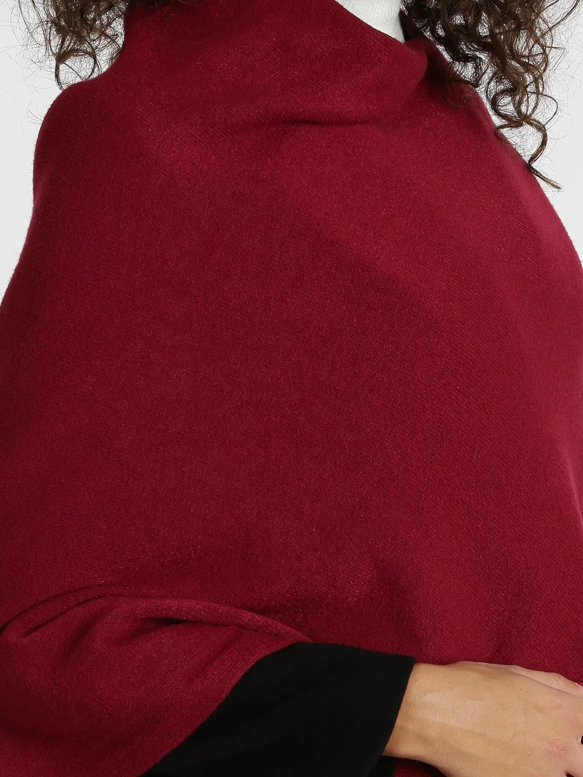 Solada Poncho tricoté avec pompon