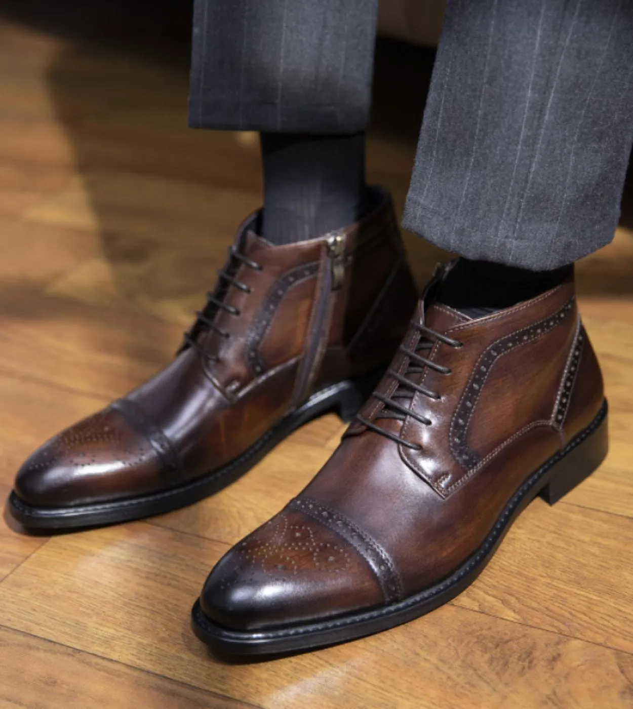 Stivaletti da uomo di lusso in stile italiano nuovo in vera pelle 2023 Abito da uomo brogue da uomo di moda fatto a mano di marc