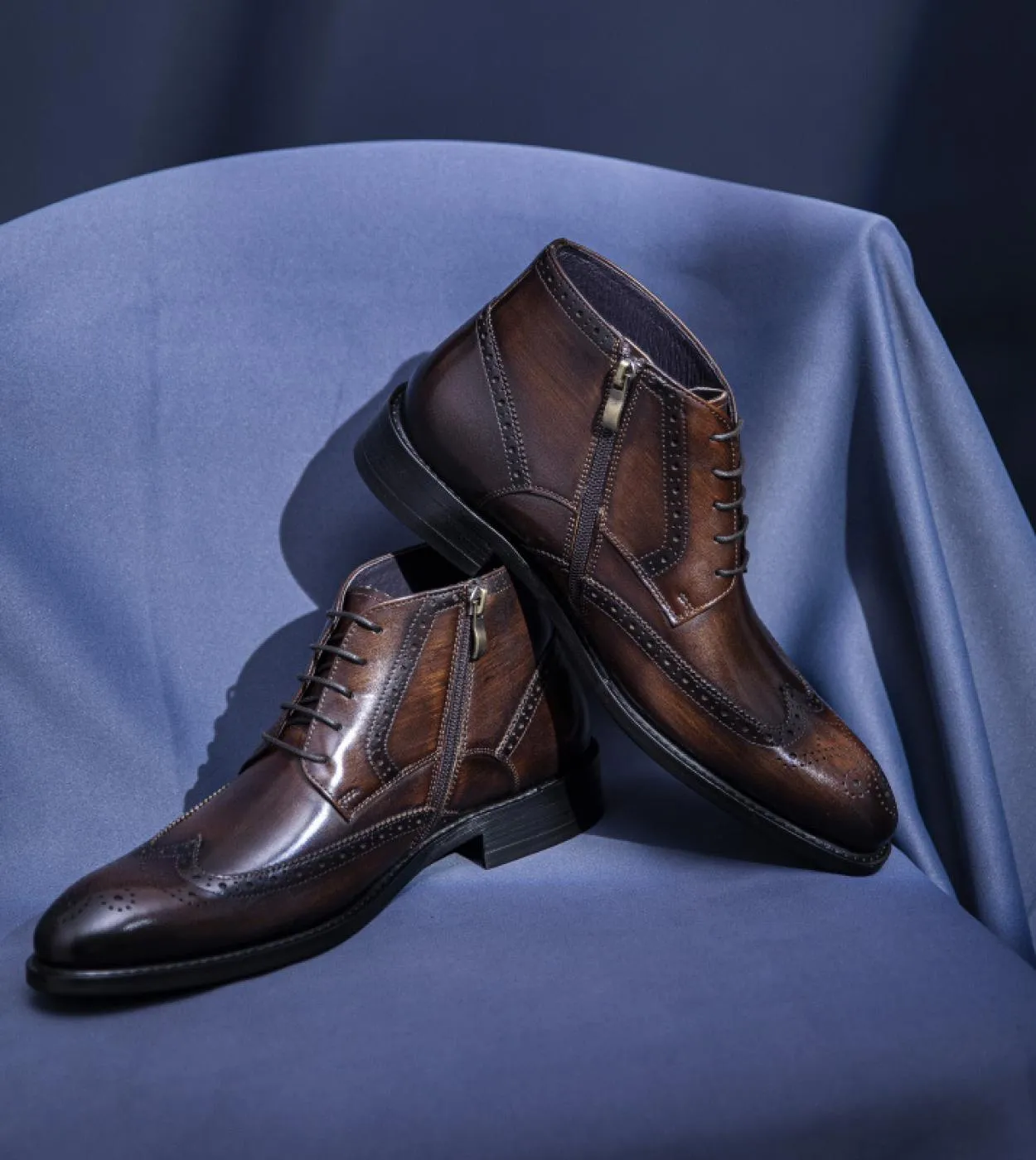 Stivaletti da uomo di lusso in stile italiano nuovo in vera pelle 2023 Abito da uomo brogue da uomo di moda fatto a mano di marc