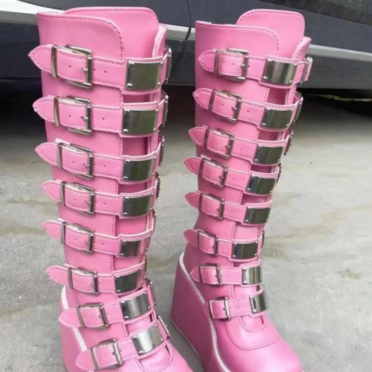 Stivali alti al ginocchio Moto Donna Chelsea Tacchi alti Zeppe Scarpe con plateau Moda 2023 Nuove pompe invernali Designer da do