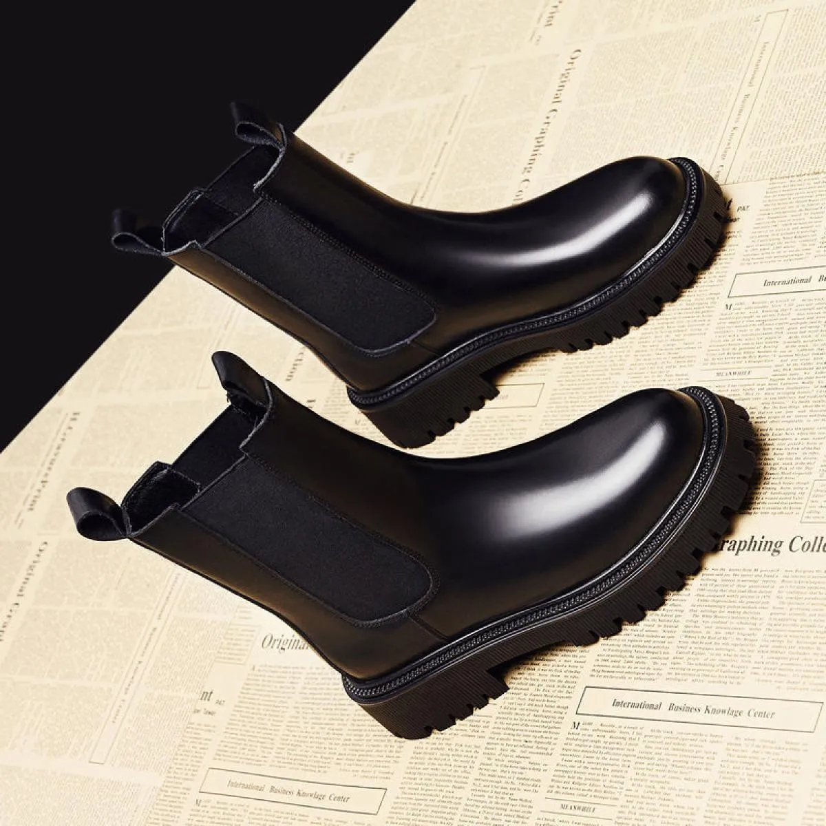 Stivali Chelsea alla moda da donna stile inglese Scarpe in pelle naturale nera Abito da banchetto per feste Stivali con plateau