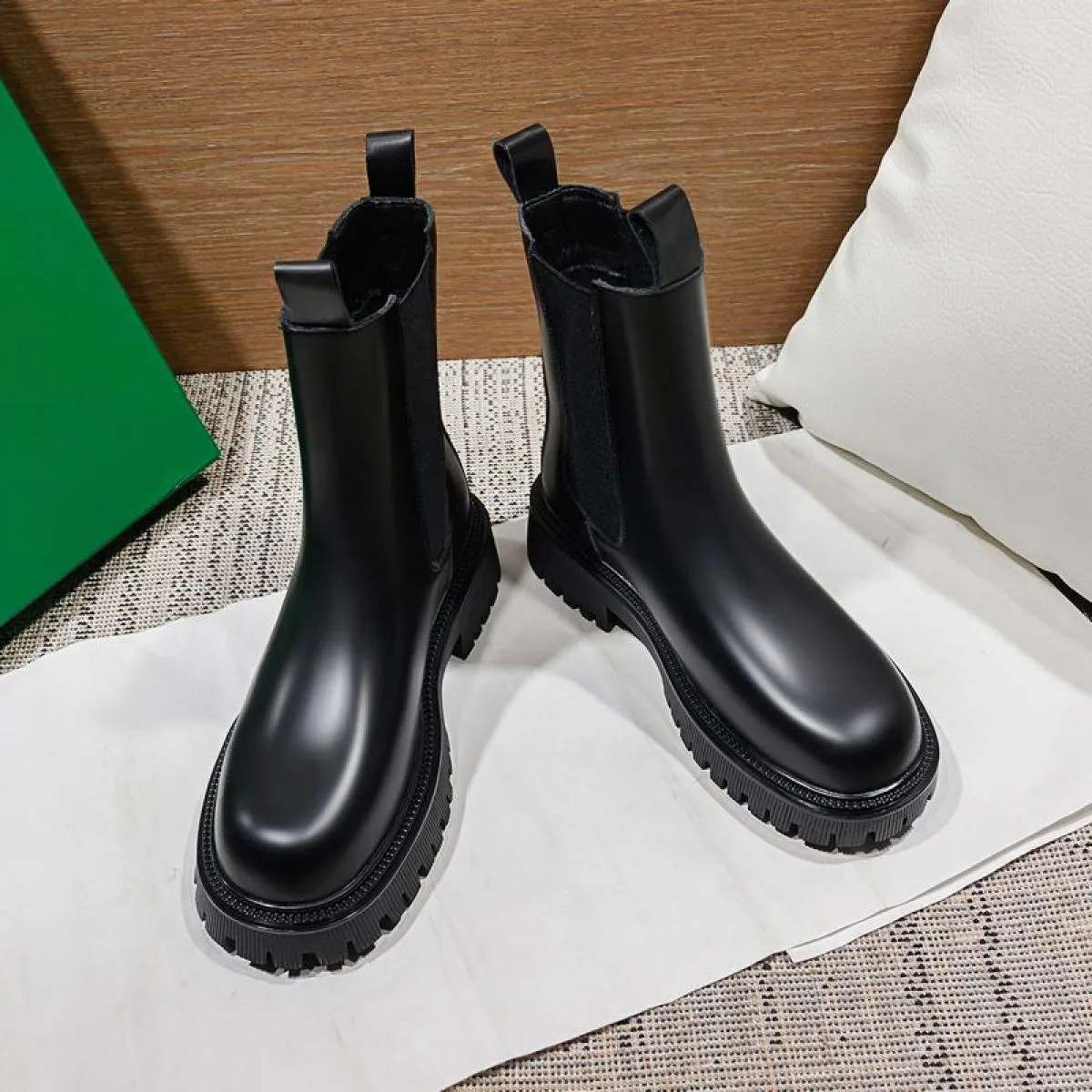 Stivali Chelsea alla moda da donna stile inglese Scarpe in pelle naturale nera Abito da banchetto per feste Stivali con plateau