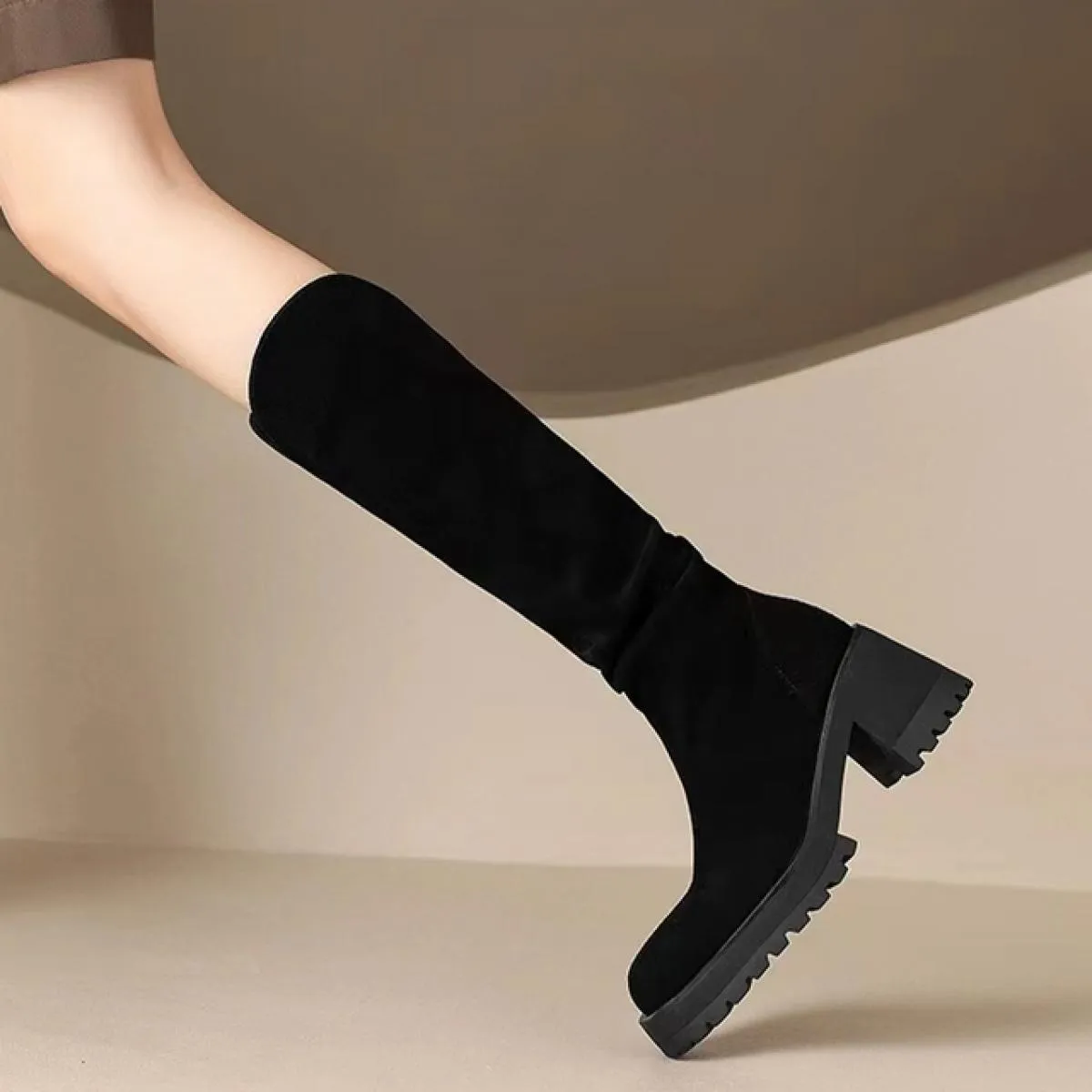 Stivali Chelsea alti al ginocchio da donna Scarpe con tacco medio in pelle scamosciata spessa Nuova tendenza 2023 Stivali da mot