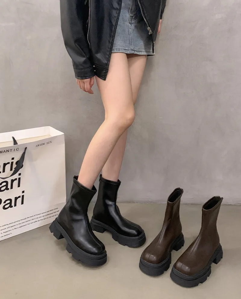 Stivali Chelsea da donna in autunno e inverno Nuovo stile Stivali corti sottili stile britannico Stivali da donna piccoli con ta