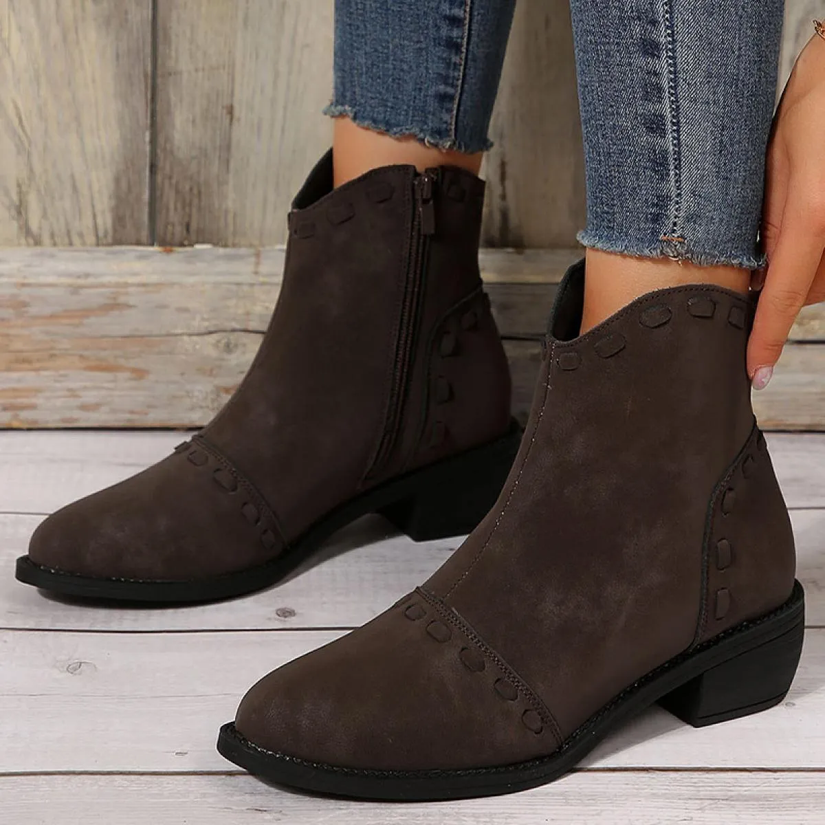 Stivali Chelsea da donna in pelle scamosciata Scarpe con tacco medio alla caviglia 2023 Stivali da moto di nuova tendenza invern
