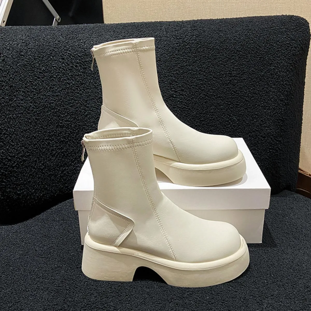Stivali Chelsea da donna Scarpe da neve invernali Tacco medio Goth 2023 Nuovi stivali casual Stivali da moto Gladiatore Moda Pun
